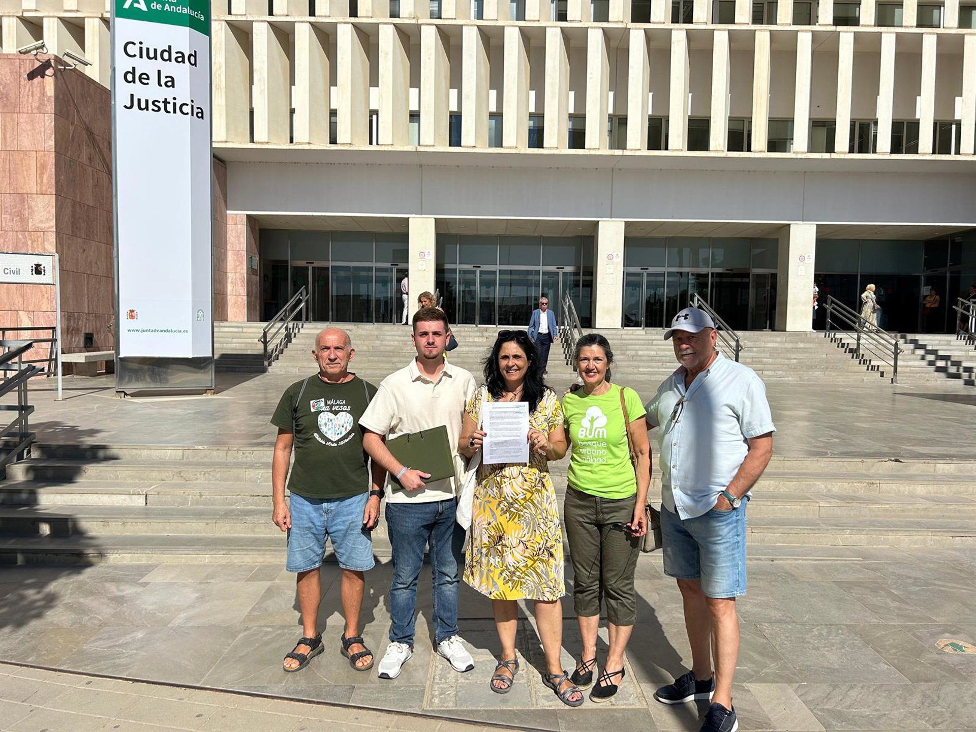 Colectivos presentan un escrito en Fiscalía de Medio Ambiente tras la aparición de aves muertas en dos parques