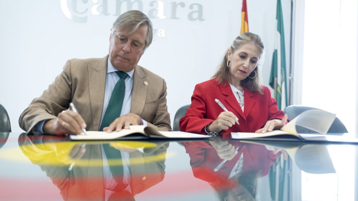 El Ayuntamiento suscribe un convenio para fomentar el autoempleo y el emprendimiento a través de la formación