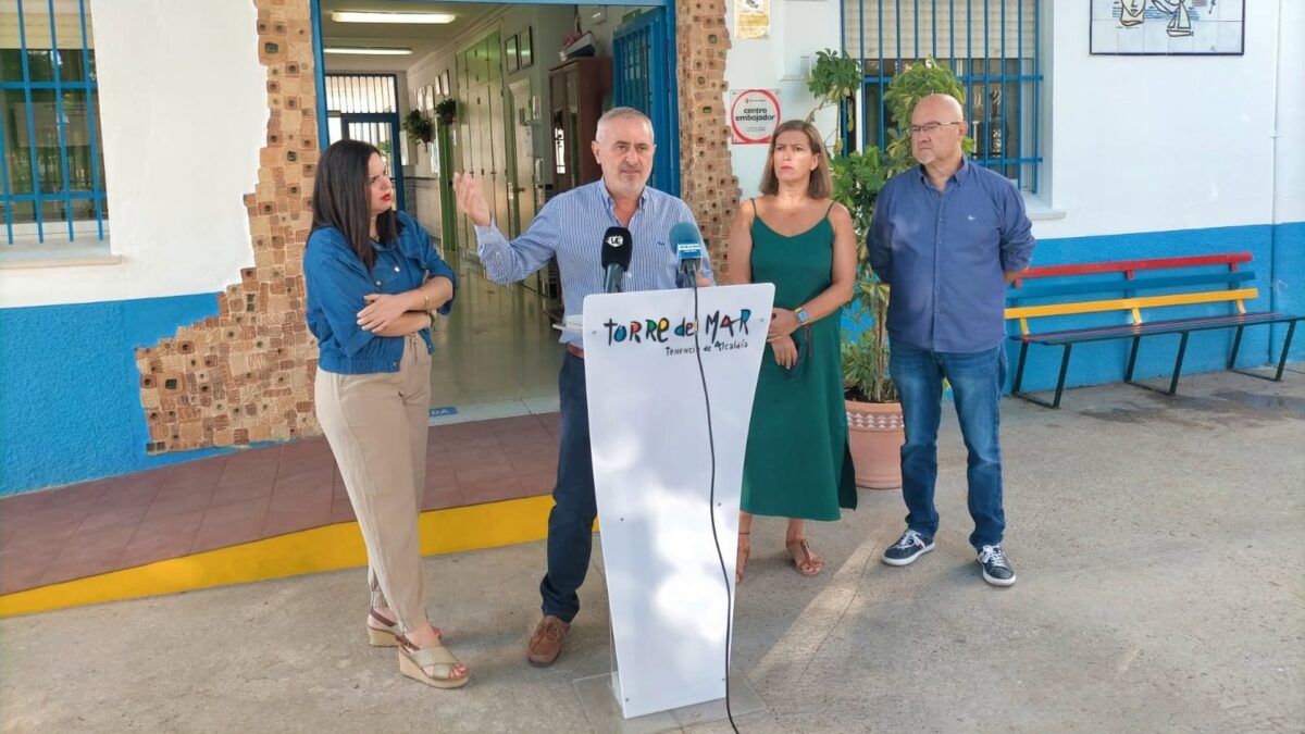 El CEIP Antonio Checa de Torre del Mar, en Vélez, estrena sus mejoras en aseos, agua potable y saneamiento