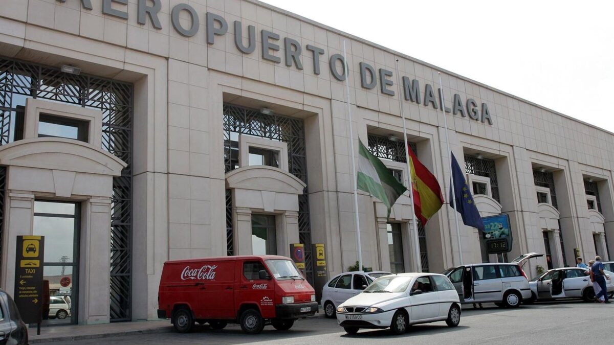 El aeropuerto renueva la certificación internacional por su labor en la reducción de la huella de carbono