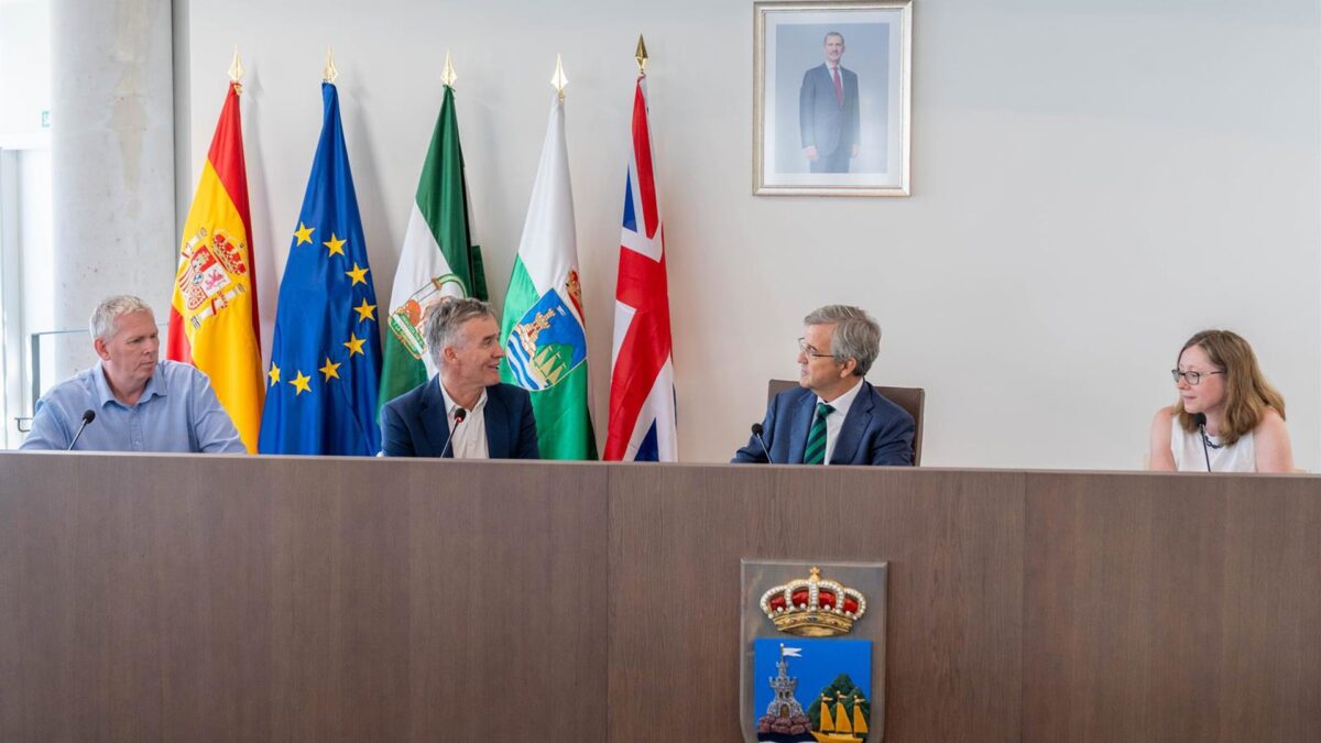 El embajador de Reino Unido en España visita Estepona para reforzar lazos con el municipio