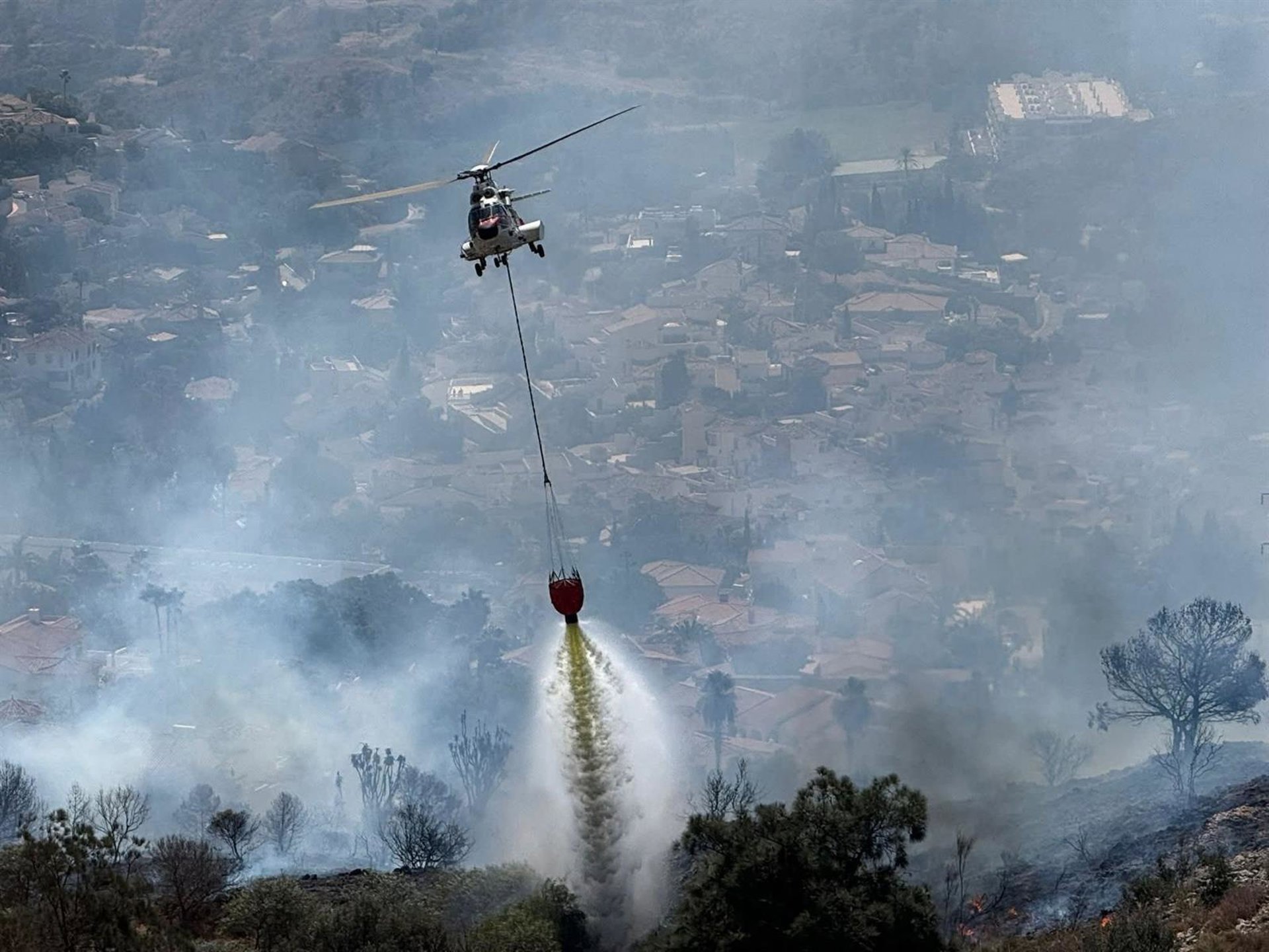 Extinguido el incendio forestal en Benalmádena