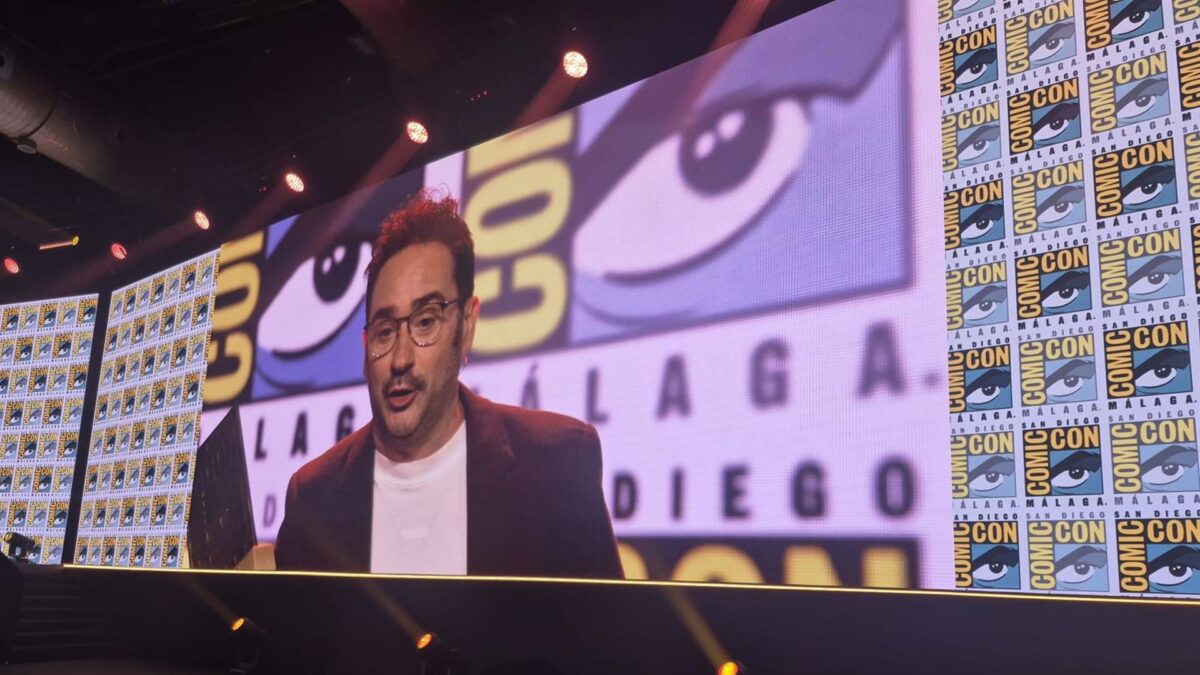 J.A.Bayona recibe el premio 'Epic Vision' en la Comic-Con: "Es súper especial porque viene de los fans"
