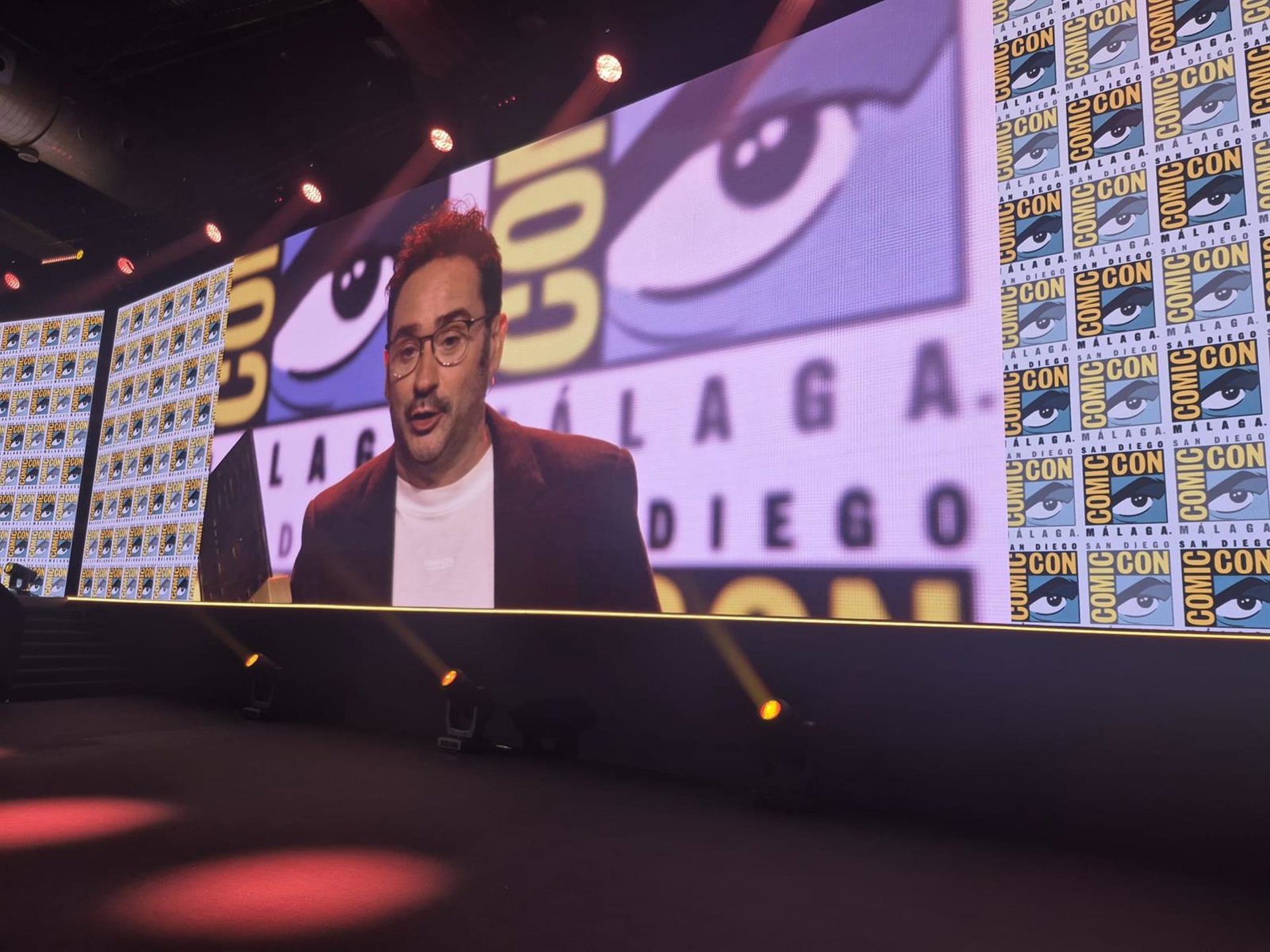 J.A.Bayona recibe el premio 'Epic Vision' en la Comic-Con: "Es súper especial porque viene de los fans"