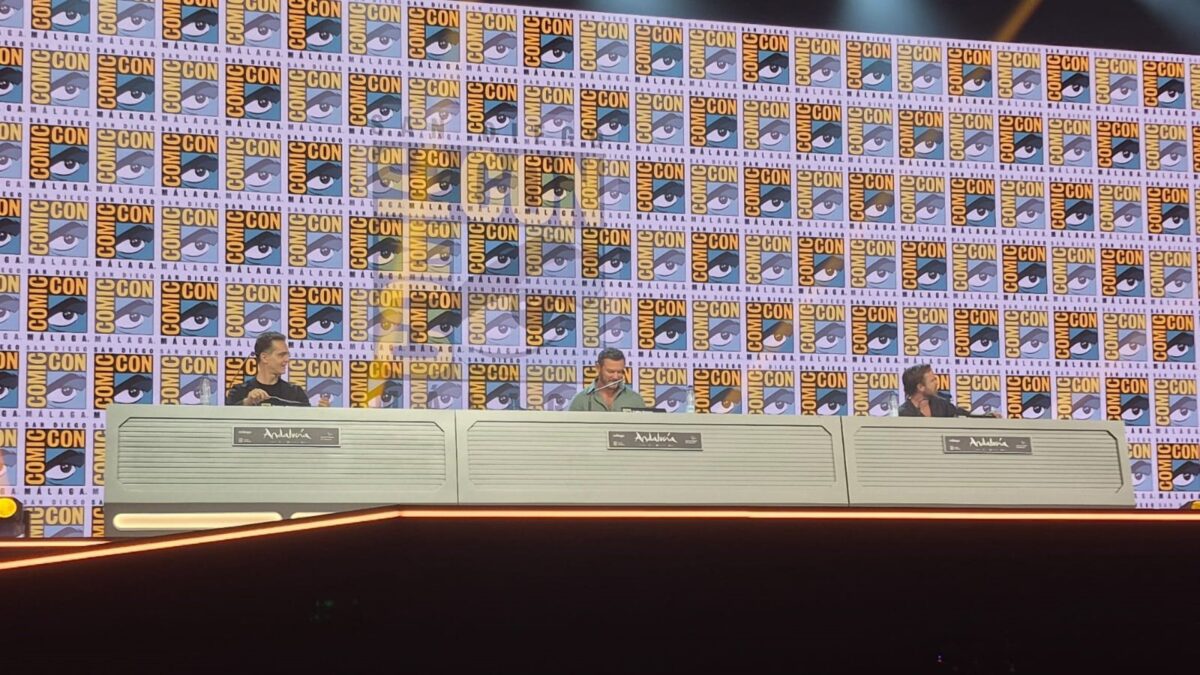 Luke Evans, Aaron Paul y Pedro Alonso hablan de héroes y villanos en el Hall M: "La gente los quiere entender"