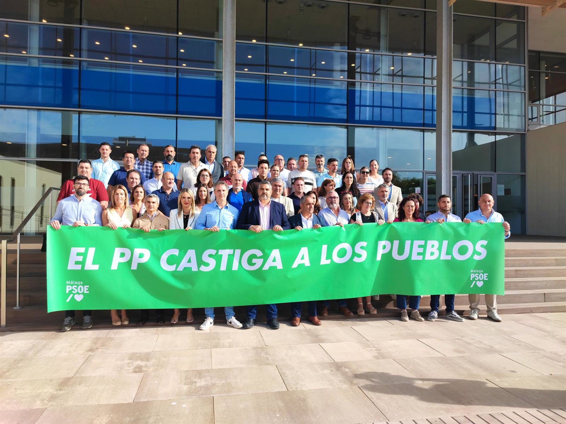 Alcaldes socialistas alzan la voz "contra el castigo del PP" a los pueblos pequeños desde la Diputación