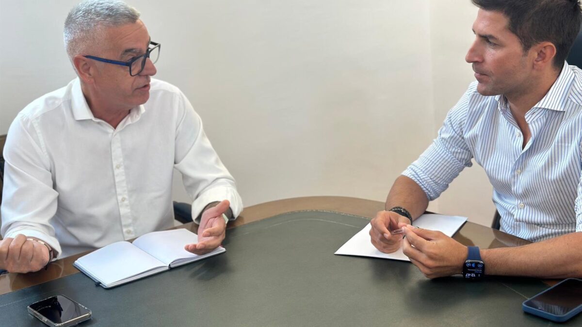 Casares reclama a la Diputación una oficina del Patronato, avances en el retén de bomberos y más apoyo cultural