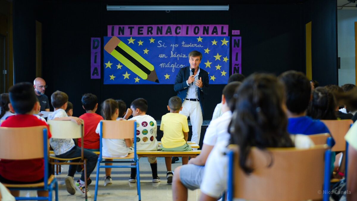 El Ayuntamiento conmemora el Día Internacional de la Niña con lectura de manifiesto y una charla a escolares