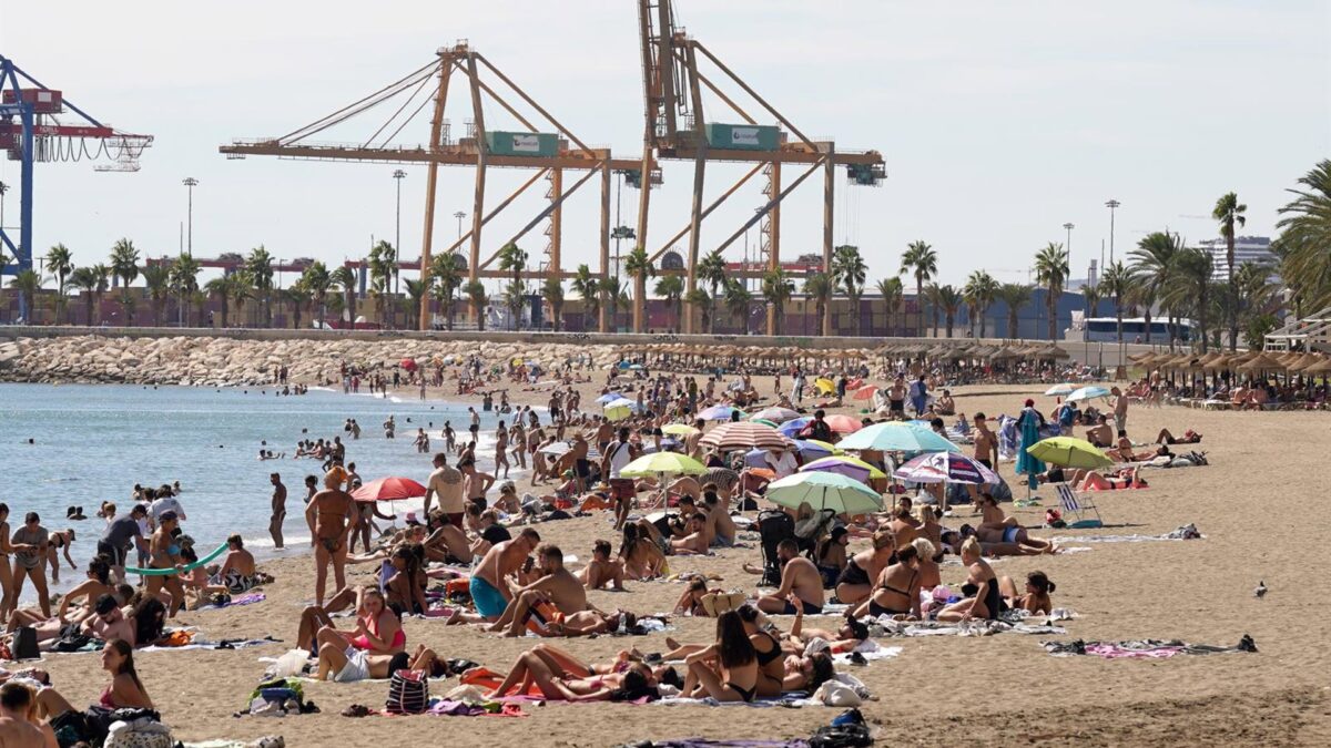 El Ayuntamiento de Málaga renovará y ampliará el sistema de megafonía de las playas