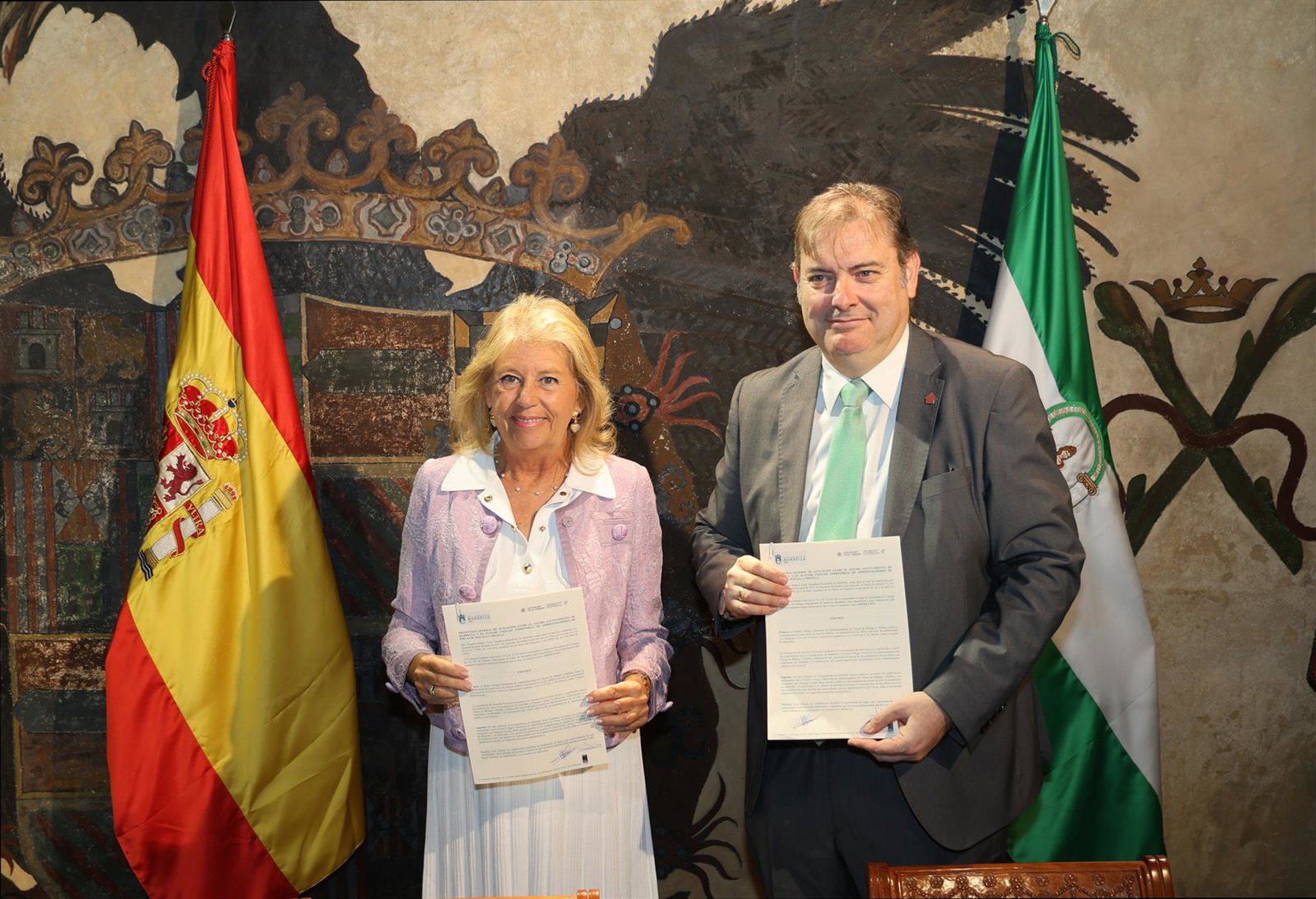El Ayuntamiento firma un convenio con los administradores de fincas para mejorar la atención ciudadana