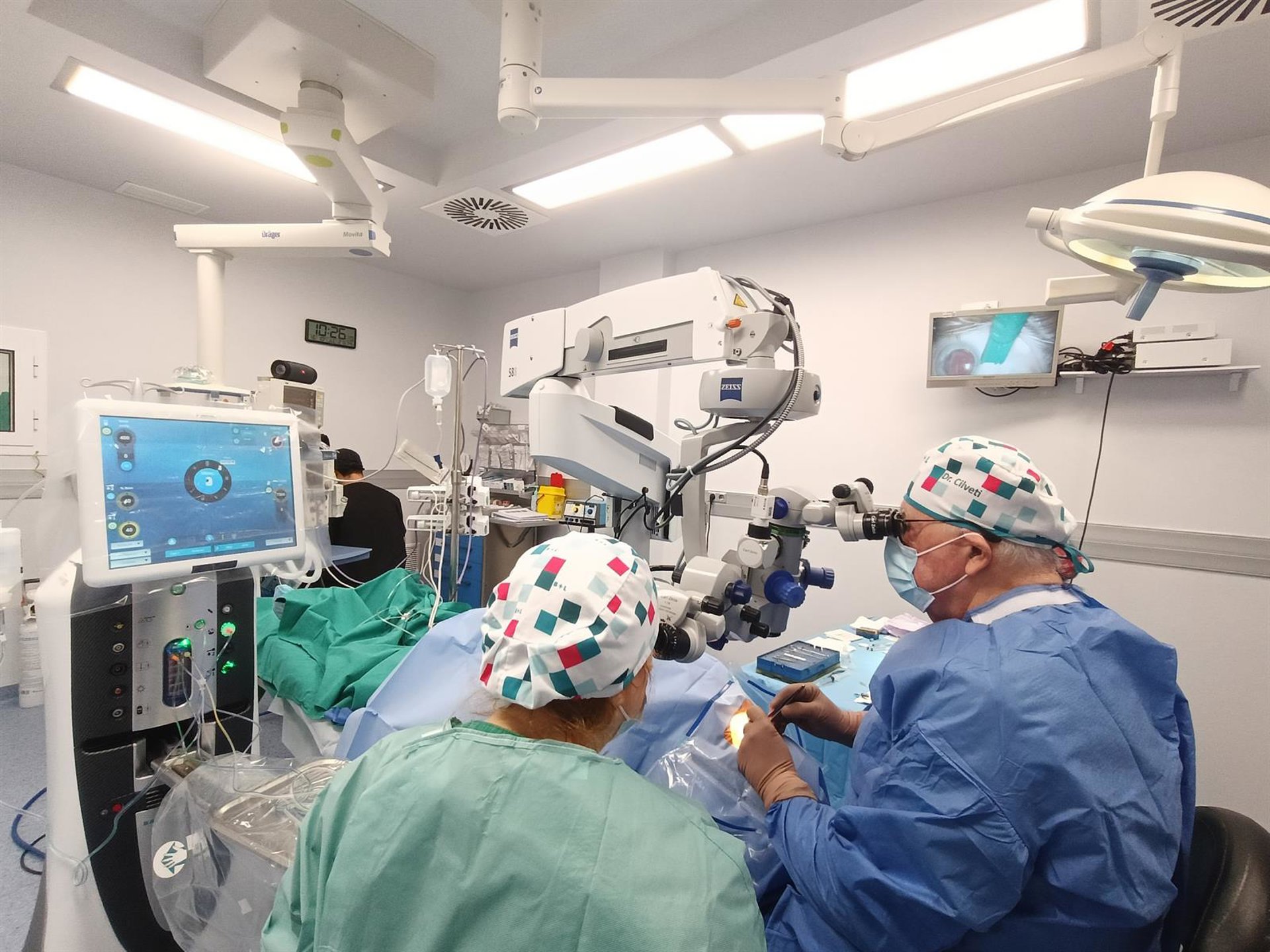 El Hospital Vithas Xanit Internacional apuesta por el láser de femtosegundo, innovación en cirugía de cataratas
