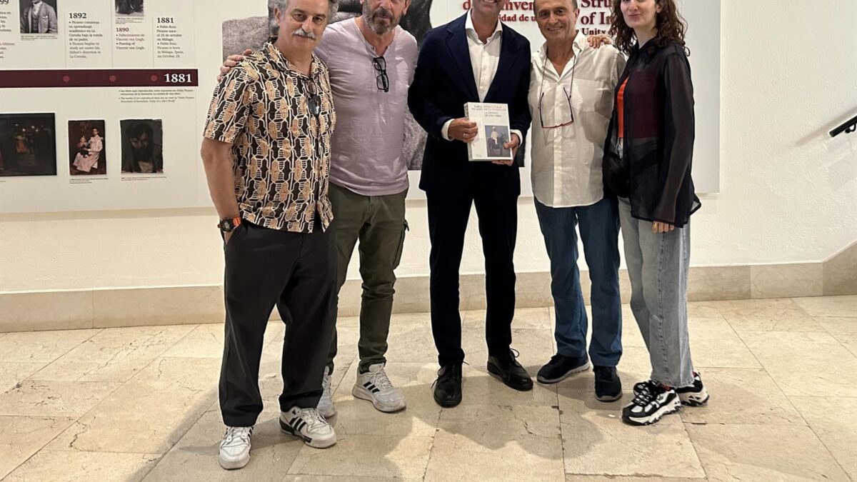El MPM recibe al elenco de la obra 'El barbero de Picasso' con motivo de su llegada al Teatro del Soho