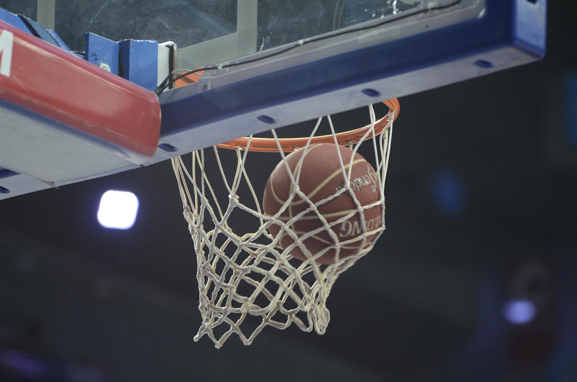 El pabellón Alfonso Queipo de Llano acoge este fin de semana el torneo mixto de baloncesto 'Futuros cracks'