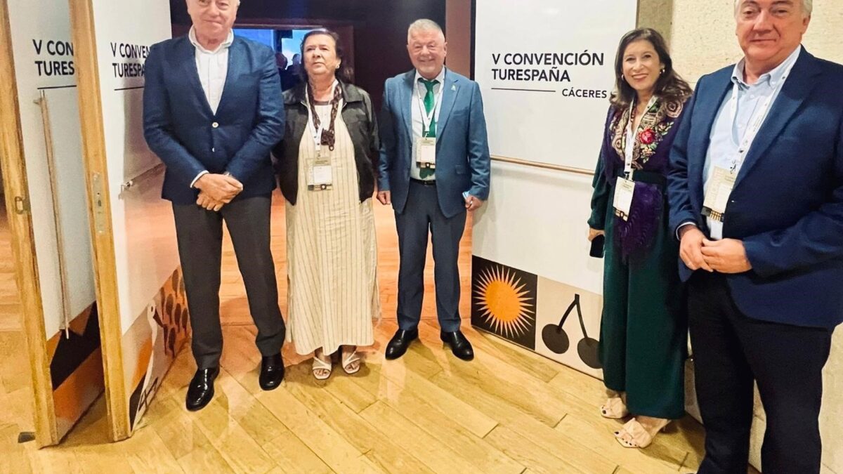 El presidente de Mancomunidad Axarquía participa en Convención Turespaña centrada en el turismo de experiencias
