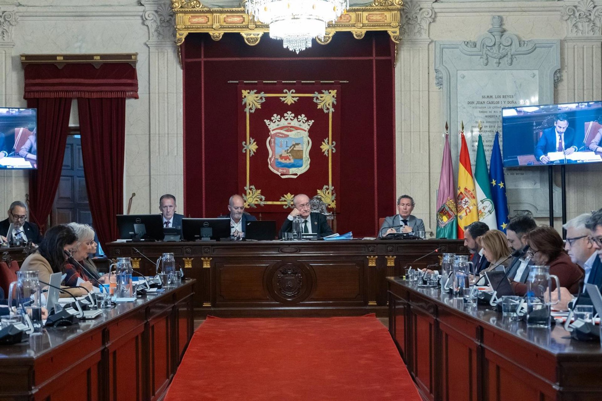 La crisis de cribados de cáncer de mama, la vivienda y el Cercanías, a debate en el pleno del Ayuntamiento