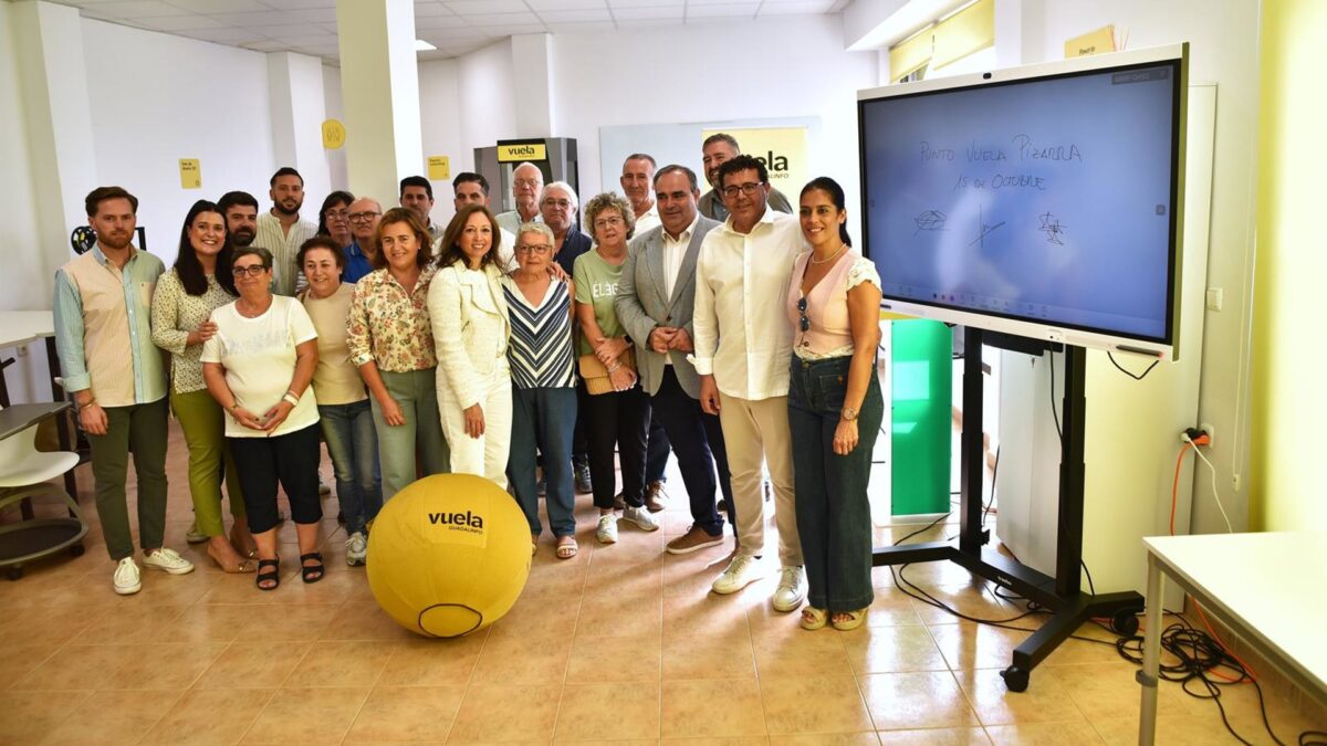 Los Puntos Vuela en Málaga ya suman 216.000 usuarios para acercar las competencias digitales a los pueblos