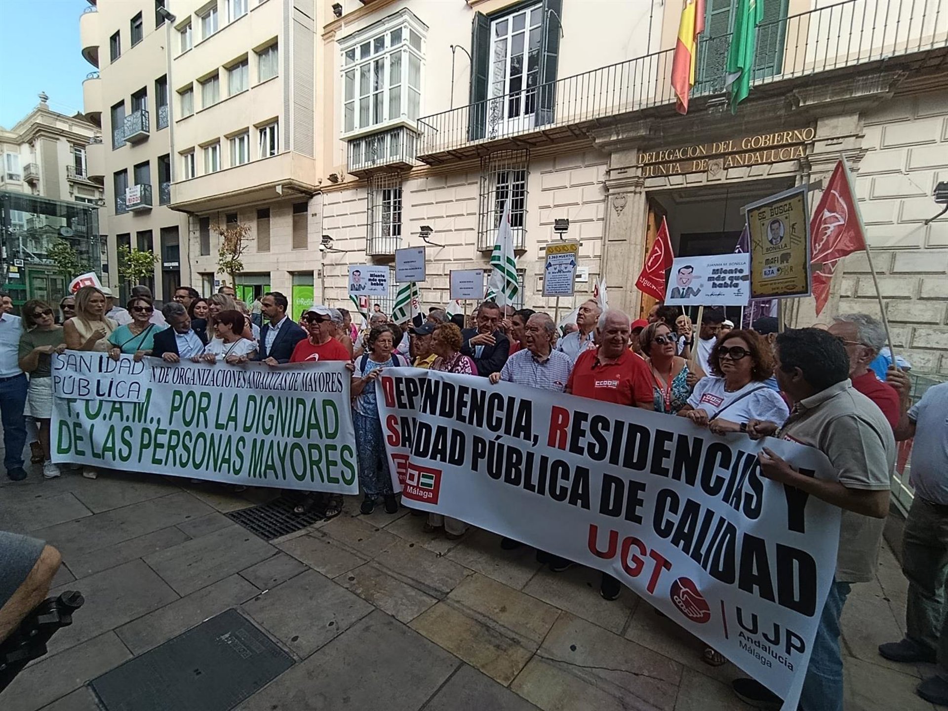 Los sindicatos reivindican los derechos de los mayores y critican "falta de atención" por parte de la Junta