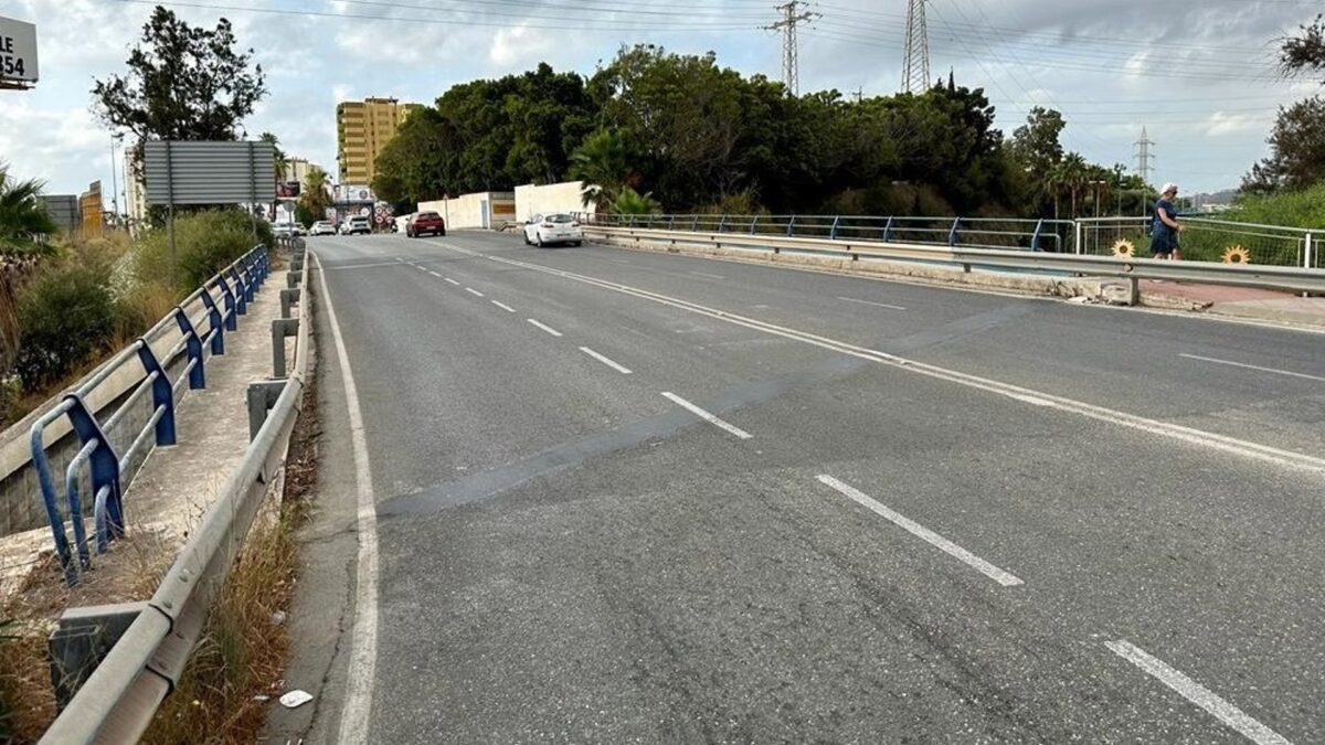 Más de cinco kilómetros de tráfico lento en la A-7 en Fuengirola por un accidente