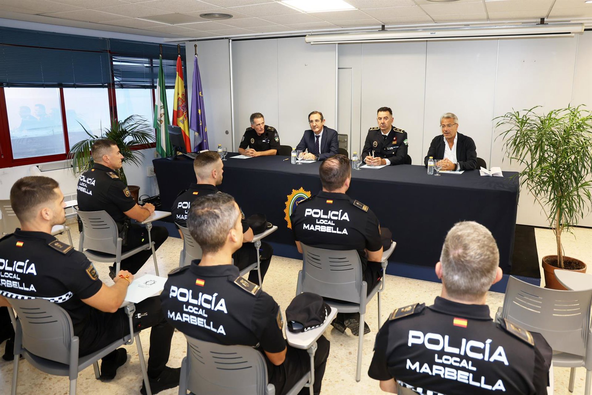 Marbella sigue reforzando la estructura la Policía Local con la promoción interna de varios mandos