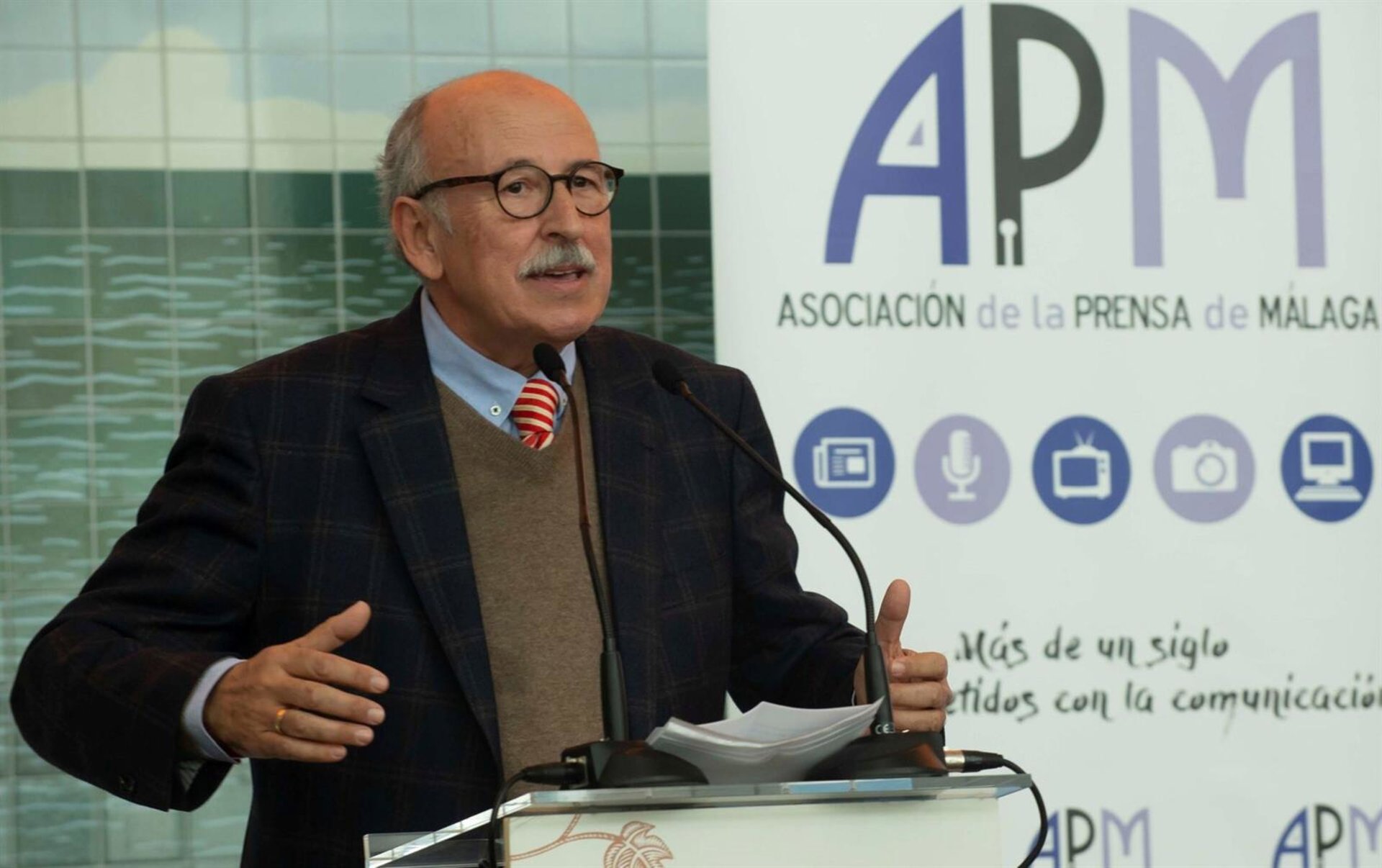 Rafael Salas, presidente de honor de la APM, gana el Concurso de Relatos de Fundación 'la Caixa' en podcast