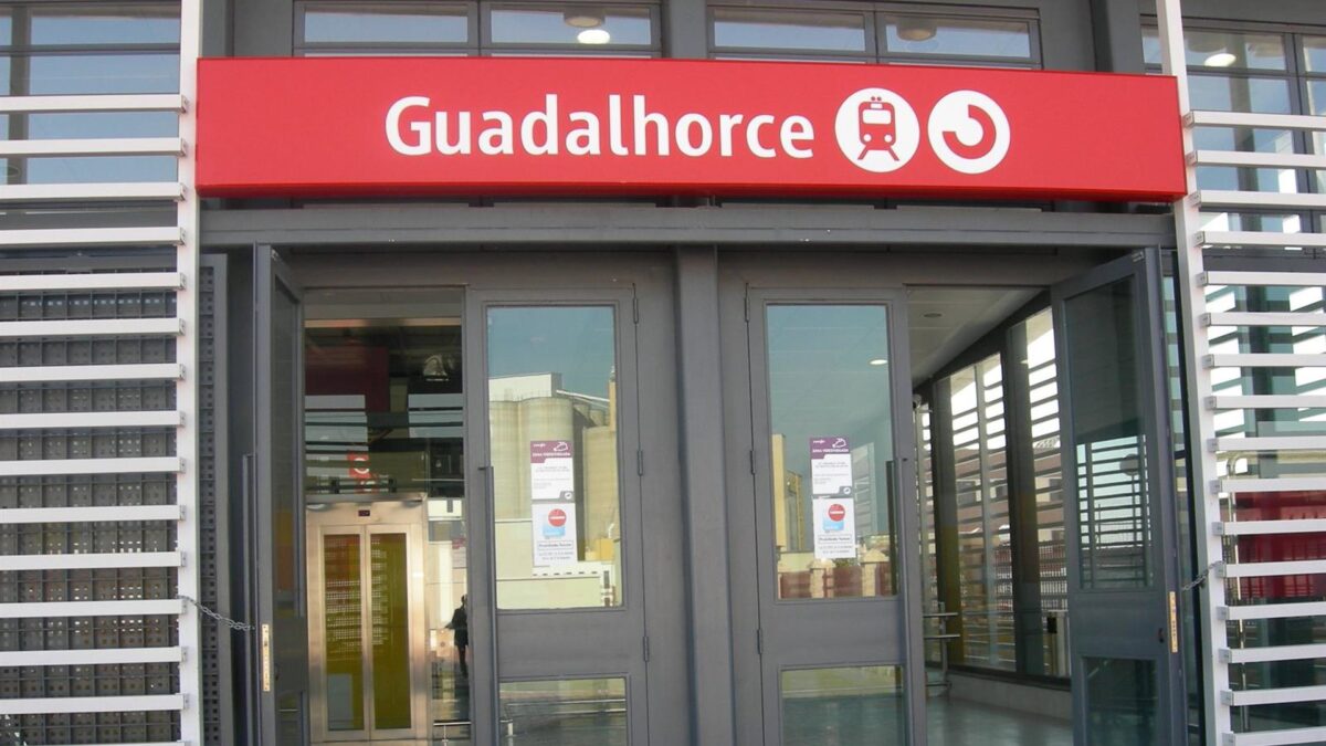 Renfe inicia las obras de renovación del sistema de iluminación de la estación de Guadalhorce