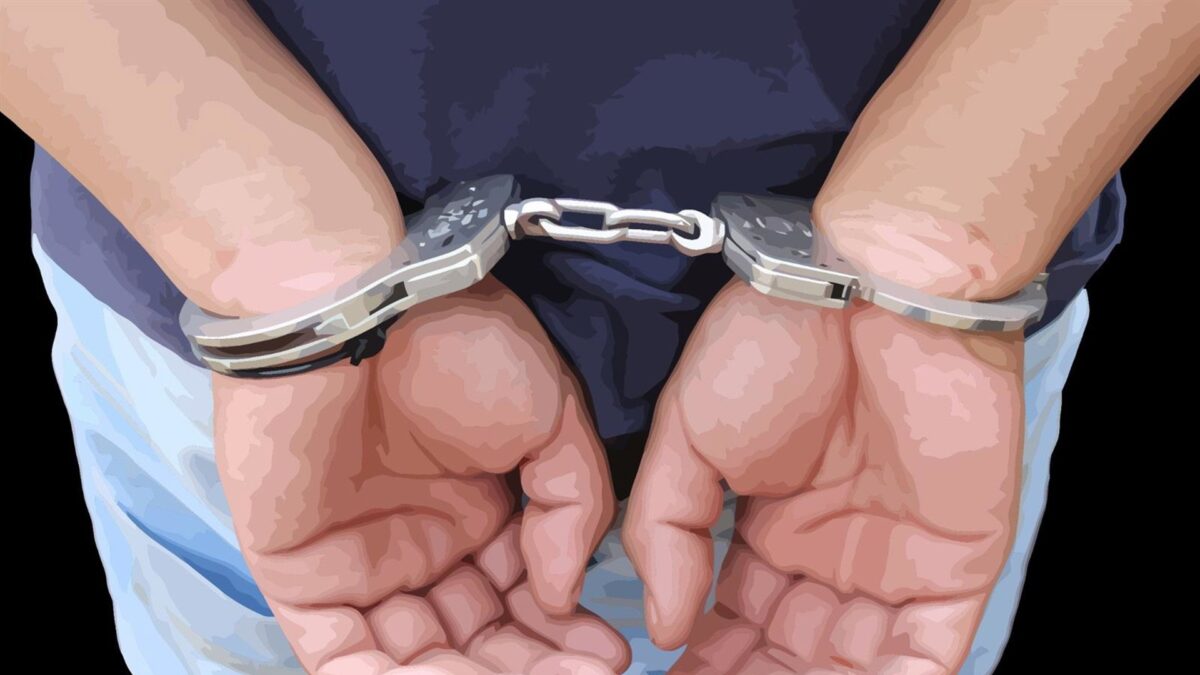 Un detenido en Mijas por coaccionar violentamente a su pareja en un establecimiento