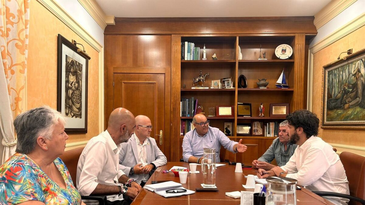 Vélez-Málaga sobre incendio en núcleo chabolista: "No permitiremos que actos vandálicos pongan en riesgo vidas"
