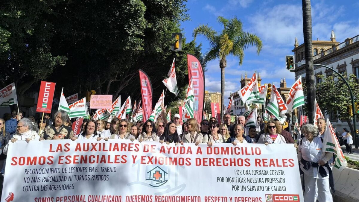 CCOO se manifiesta en defensa de las trabajadoras de ayuda a domicilio