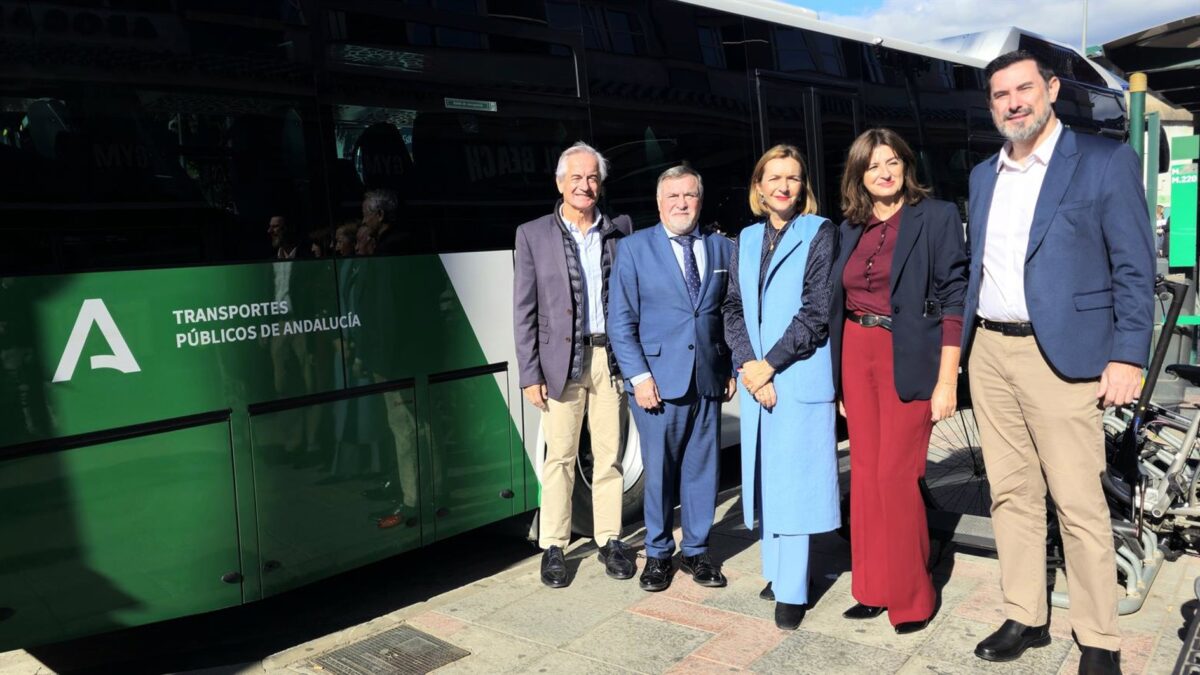 La Junta mejora el transporte público entre Fuengirola, Cala de Mijas y Marbella con una nueva línea de autobús