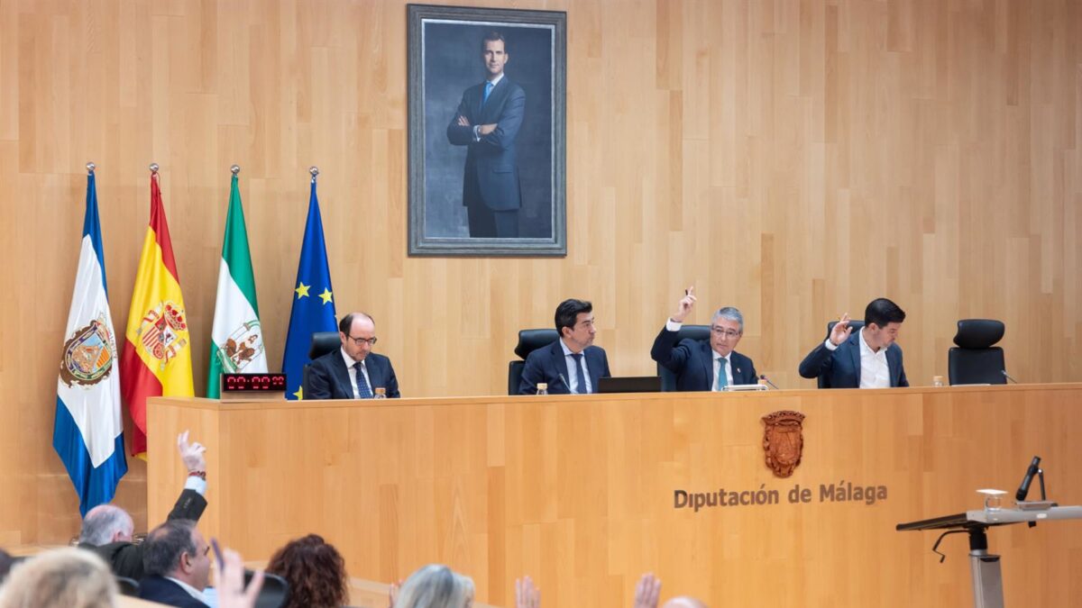 Pleno de Diputación insta al Gobierno a mejorar la movilidad en la provincia y respalda ley antiokupación de PP