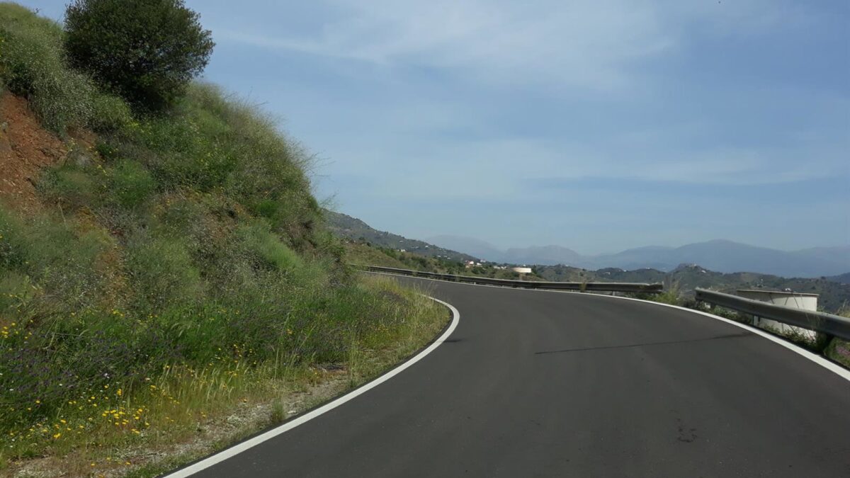 Diputación licita por 411.000 euros obras de mejora de la seguridad vial en la carretera de Benamargosa a Cútar