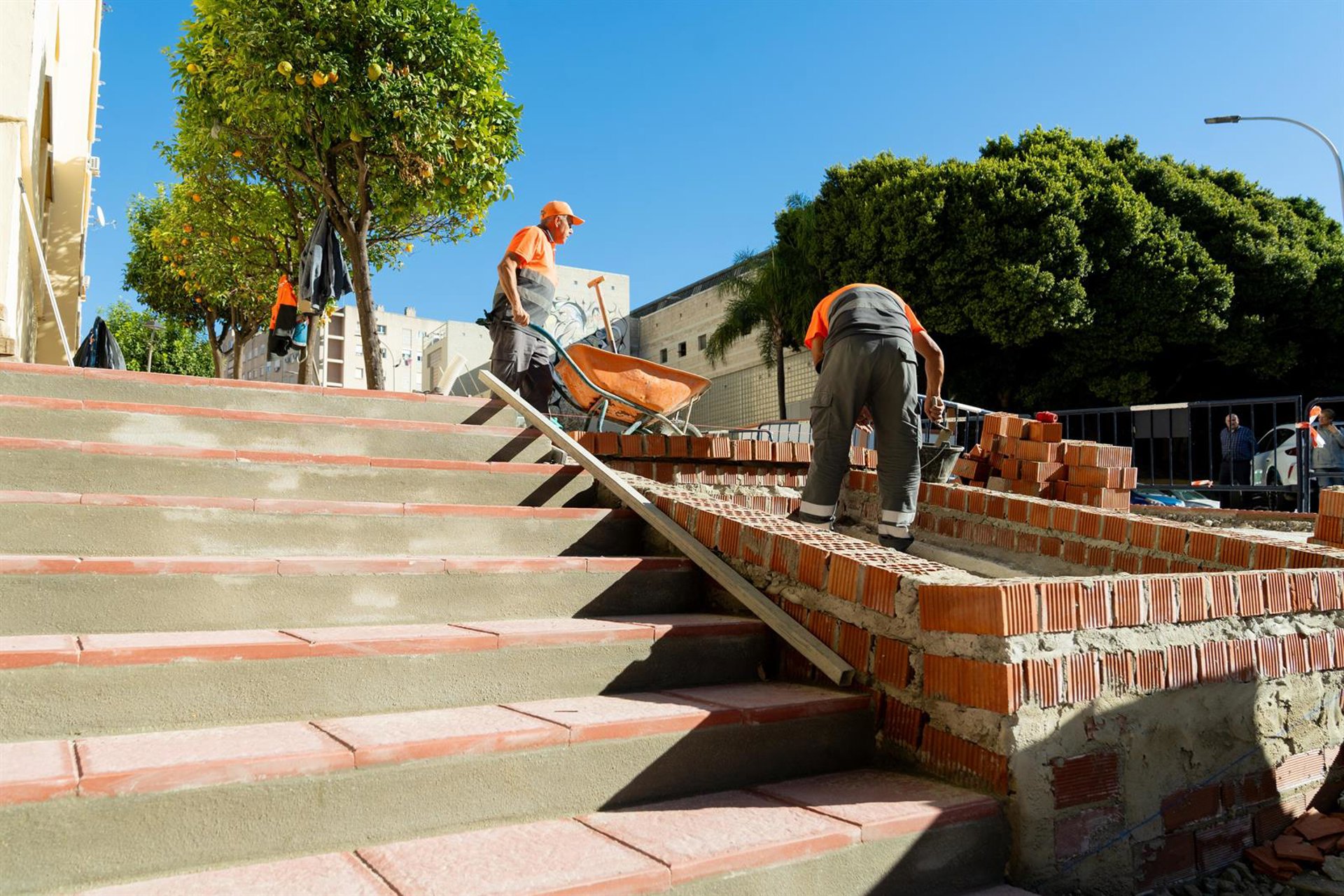 Estepona eleva el presupuesto destinado a conservación y mantenimiento de la ciudad hasta los 35 millones