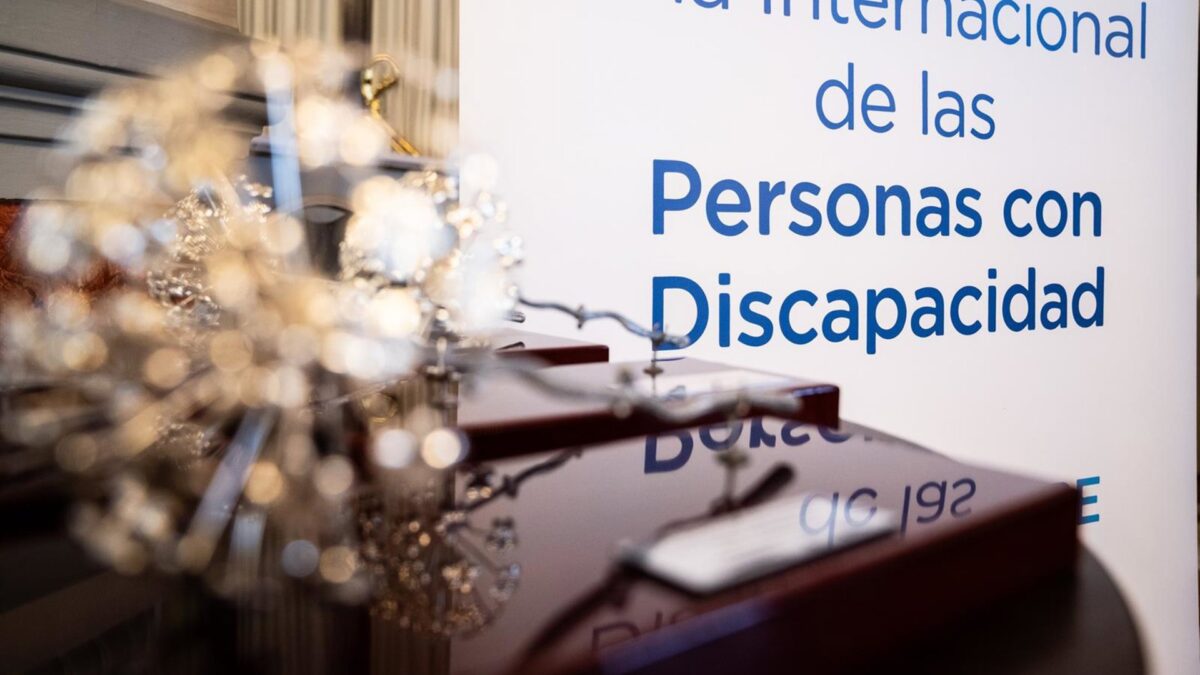 Málaga reconoce la labor para avanzar hacia la plena inclusión de las personas con discapacidad