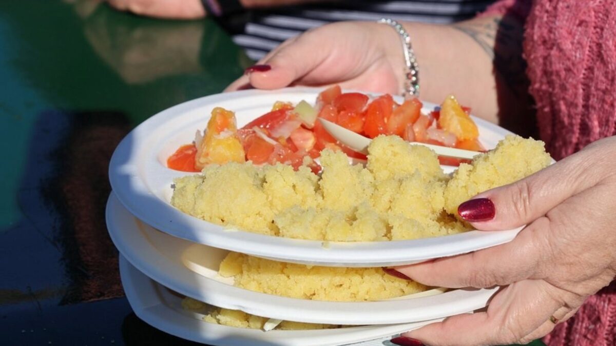 Más de 6,5 toneladas de ingredientes y 180 arrobas de vino preparadas para la Fiesta de las Migas de Torrox