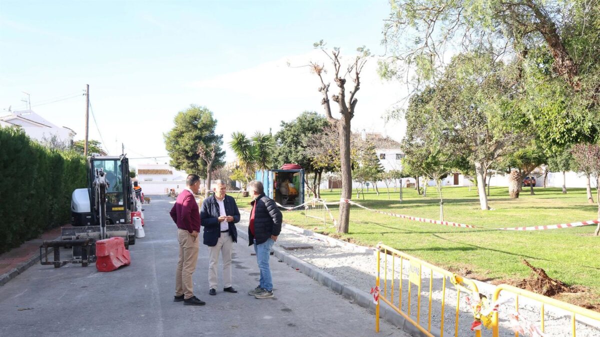 Marbella mejora la accesibilidad y la movilidad peatonal en la calle Guadiamar de San Pedro Alcántara