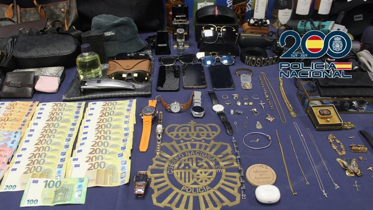 Cuatro datenidos tras caer una célula criminal a la que se atribuye una decena de robos en viviendas