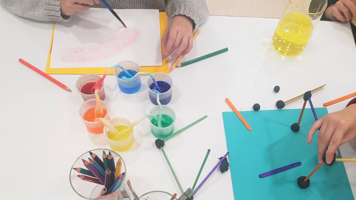 El MPM impulsa un nuevo taller para familias dentro de 'Museo en movimiento' con el retrato como protagonista