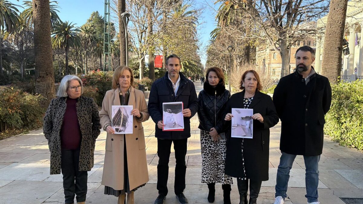 PSOE critica que "Ayuntamiento se cae a pedazos" por "la dejadez y la falta de personal" en Servicios Operativos