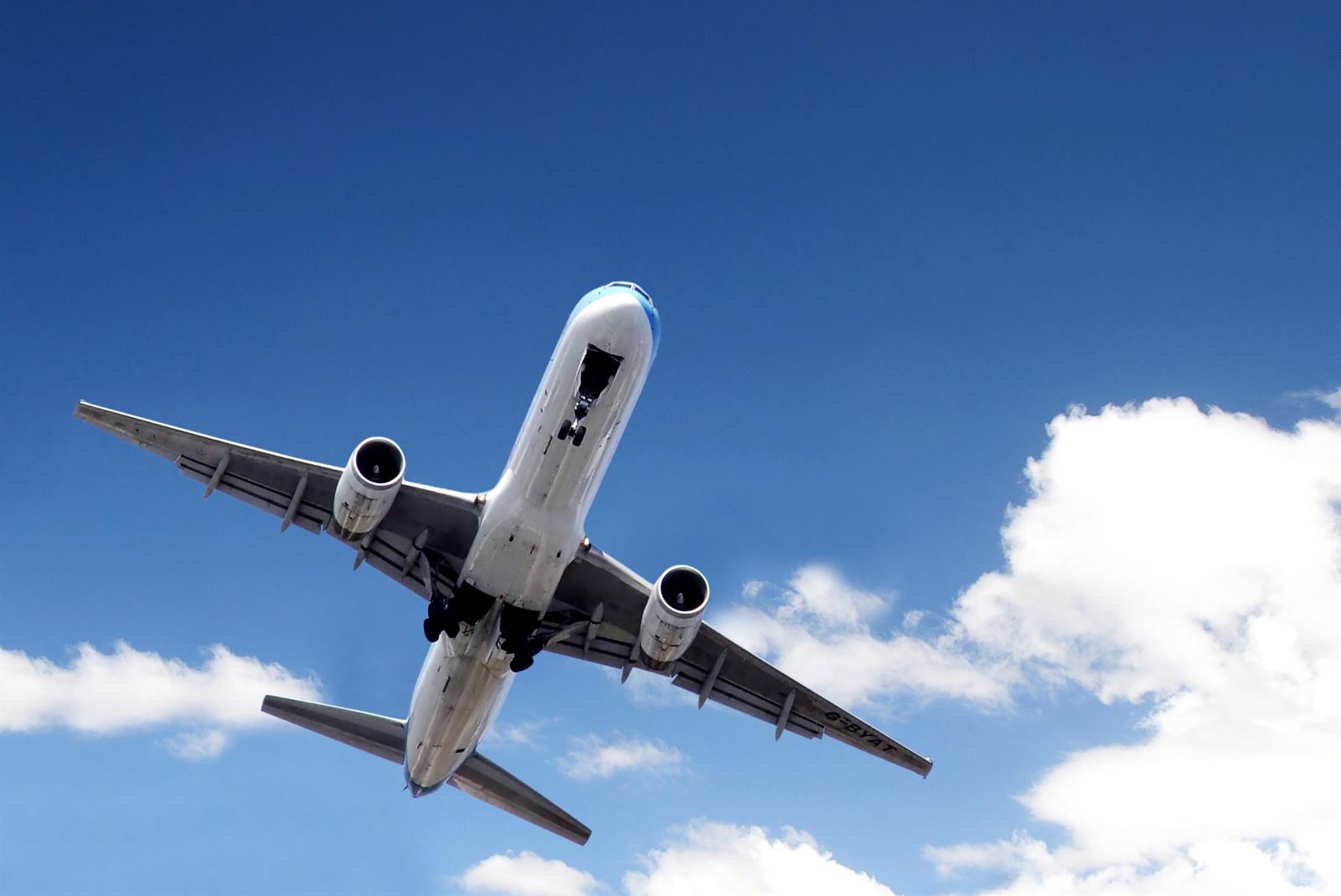 Un detenido por una presunta agresión sexual a la pasajera de un avión durante un vuelo