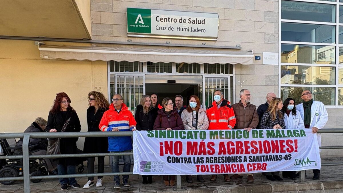 Una usuaria violenta una sala de espera, insulta e intenta agredir a una facultativa en Nochevieja
