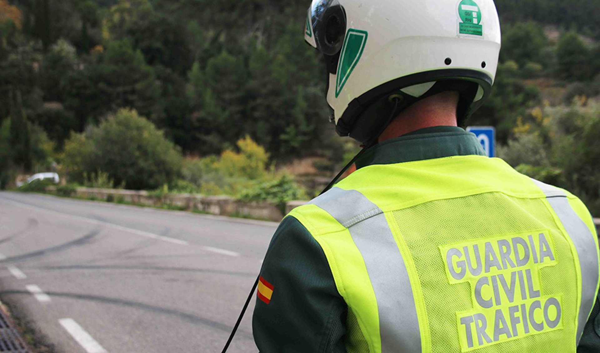 Accidente sin heridos de un autobús con 29 pasajeros tras salirse de la vía en la A-357 en Pizarra