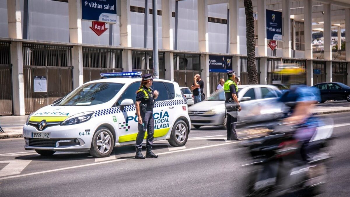 Detenido un joven por conducción temeraria tras una persecución desde la capital hasta Benalmádena