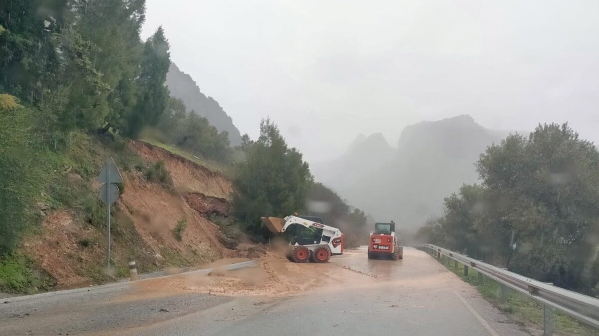 La comarca de Ronda mantiene varias carreteras cortadas por afectaciones de la borrasca Leonardo