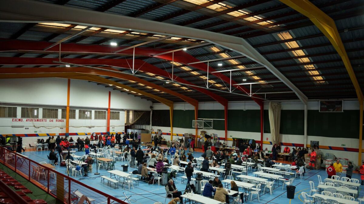 Ronda, volcada con los afectados por los temporales