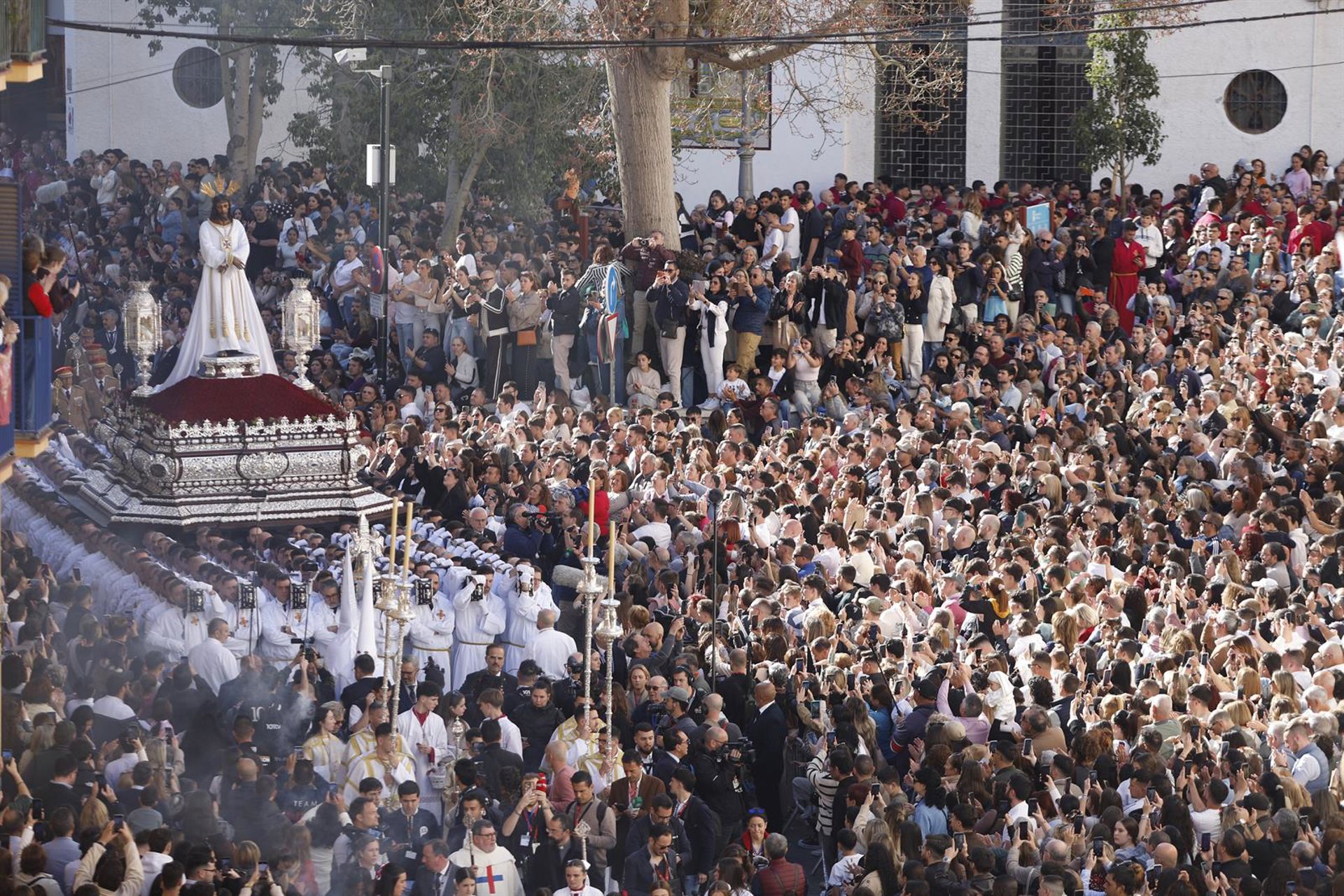 De la Torre apela al "sentido común" y "flexibilidad" sobre sillas plegables en Semana Santa