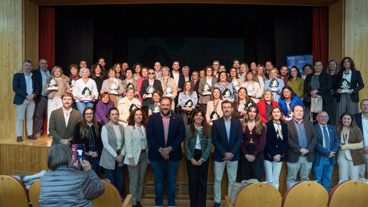 Diputación celebra en Ardales una gala para reconocer a las 22 'Mujeres del Año' de cuatro comarcas
