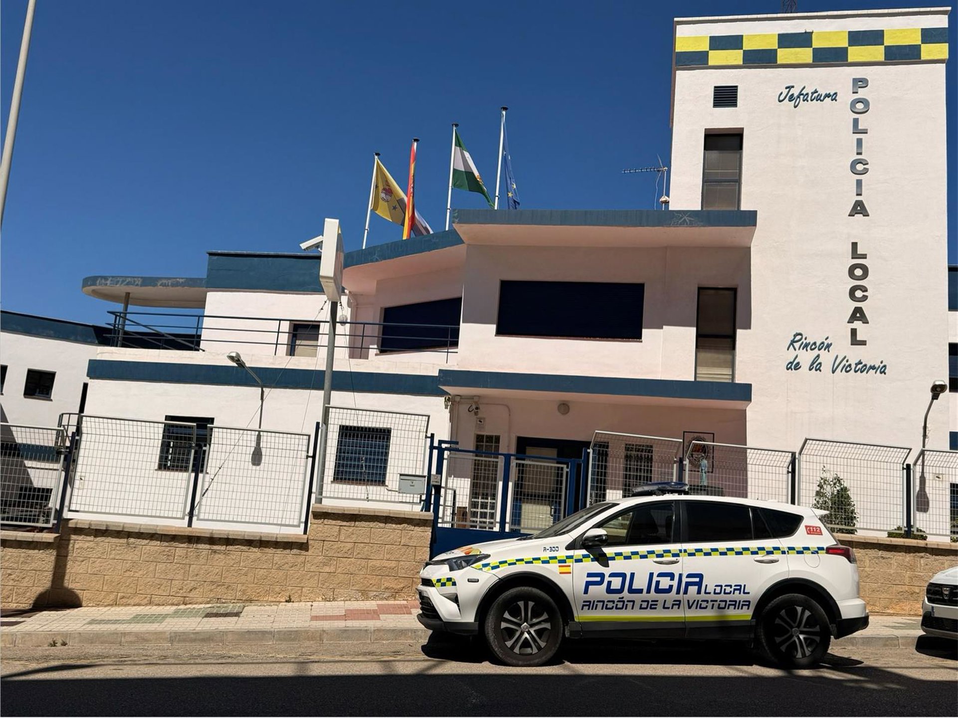El Ayuntamiento de Rincón de adjudica el renting decinco vehículos híbridos enchufables para la Policía Local