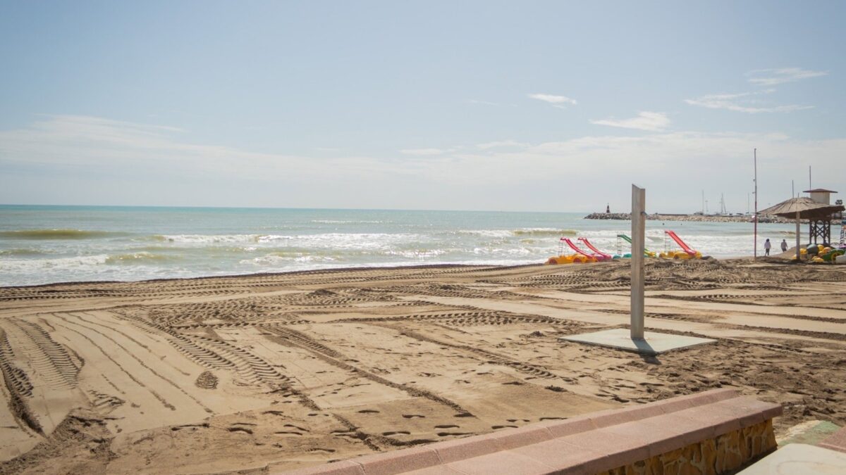El Ayuntamiento de Torremolinos se anticipa para la recuperación de las playas