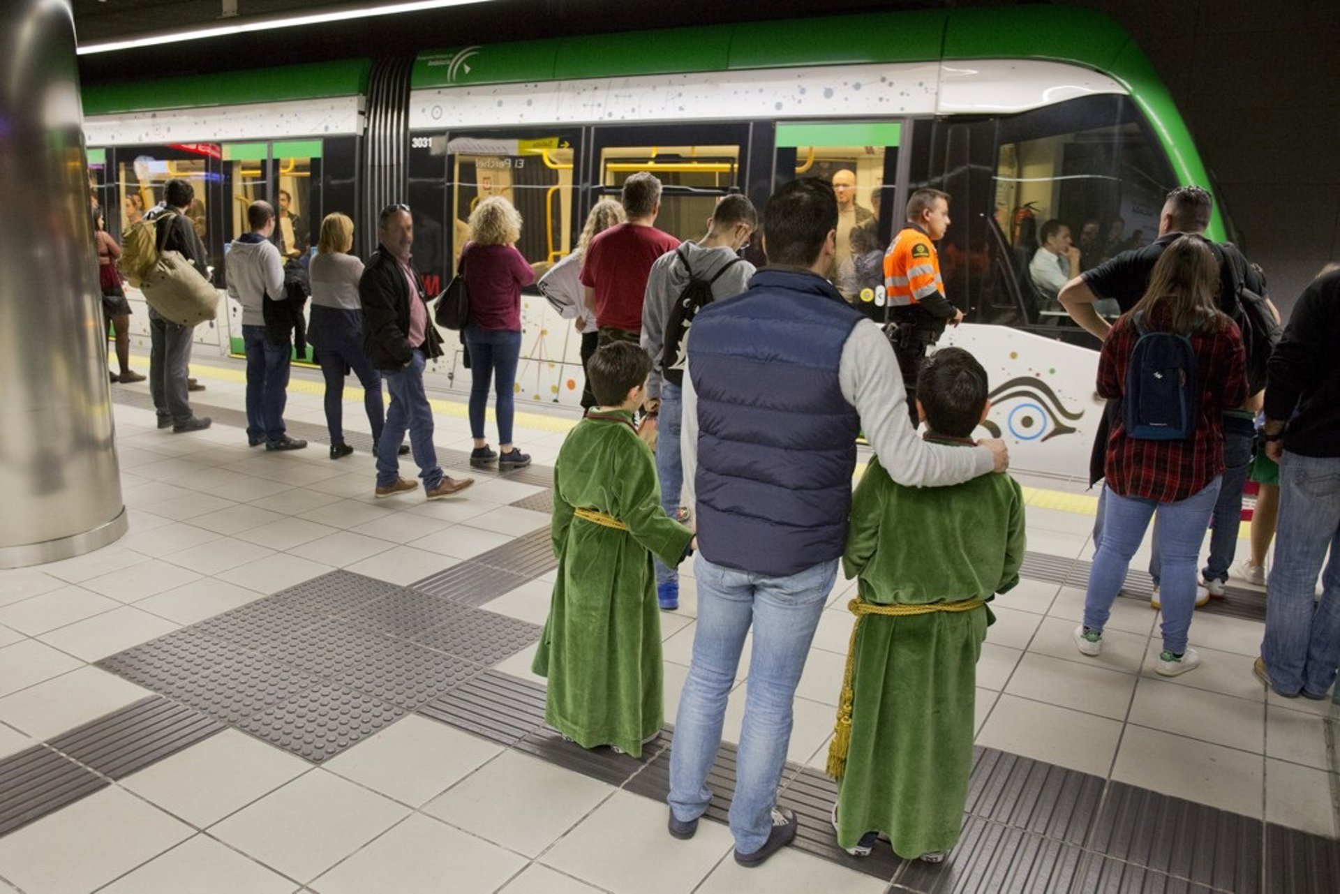 El Metro recupera la normalidad tras el paro por la huelga de este Lunes Santo sin incidencias ni aglomeraciones