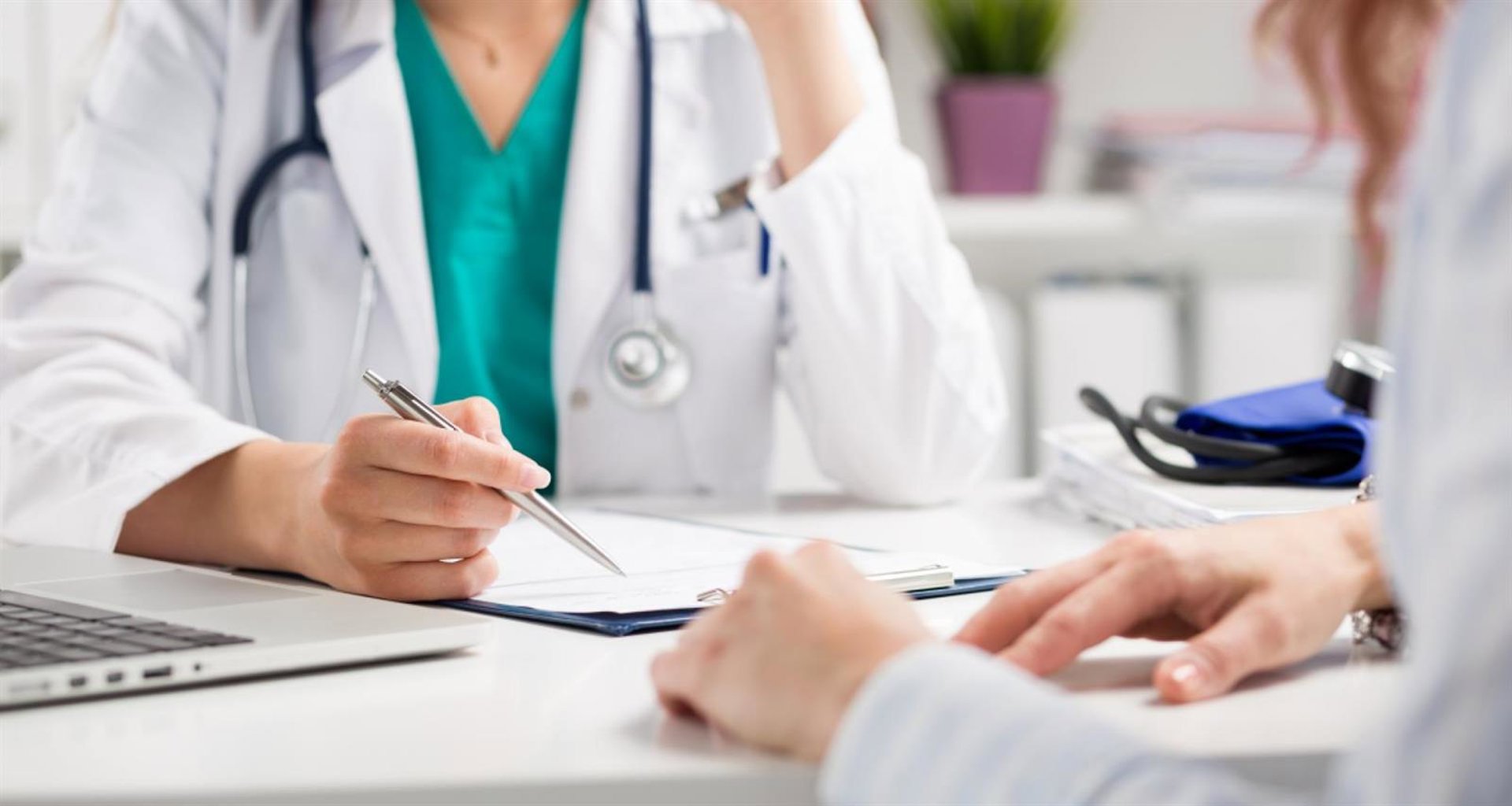 El centro de salud San Miguel en Torremolinos reabre con normalidad tras la caída de un techo con tres heridos